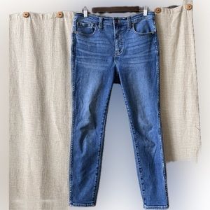 Madewell 10” high-rise skinny crop jeans 28 very nice jeans!